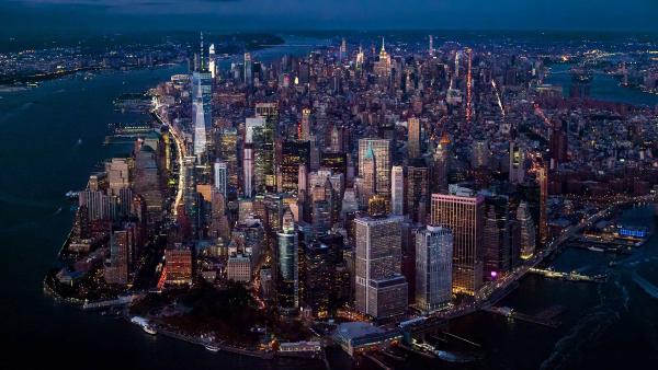 Aerial view of Manhattan, New York City (© Wojtek Zagorski/Getty Images)