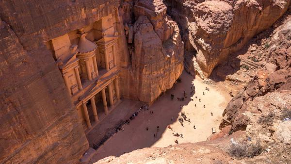 Al-Khazneh (the Treasury), Petra, Jordan (© WitthayaP/Shutterstock)