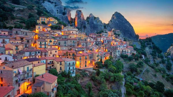 Castelmezzano, Italy (© Rudy Balasko/Shutterstock)