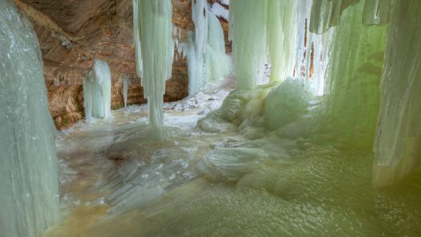 Eben Ice Caves, Upper Peninsula, Michigan (© Dean Pennala/Shutterstock)