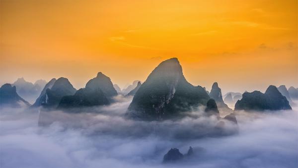 Karst mountains in Guilin and Lijiang River National Park, China (© Sean