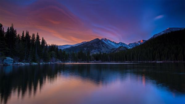 Longs Peak in Rocky Mountain National Park, Colorado (© Andrew R. Slaton/Tandem