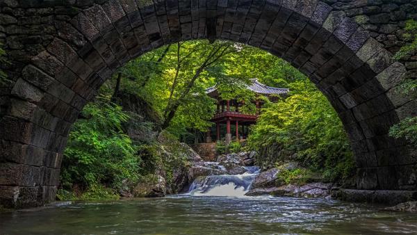 Seungseon Bridge at Seonam Temple in Jogyesan Provincial Park, South Korea (©
