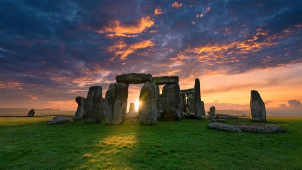 Stonehenge, Salisbury Plain, Wiltshire, England (© Captain Skyhigh/Getty Images)