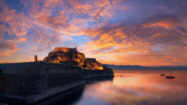 The Old Fortress of Corfu, Greece (© Netfalls Remy Musser/Shutterstock)