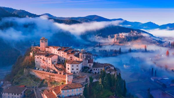 The village of Arrone in Umbria, Italy (© Maurizio Rellini/eStock Photo)