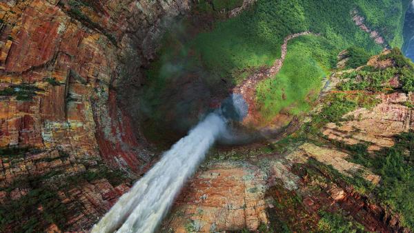 Aerial view of Churún Merú waterfall, Venezuela (© AirPano LLC/Amazing Aerial