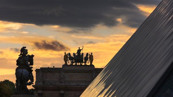 Arc de Triomphe du Carrousel and Louvre Pyramid, Paris, France (© Jon