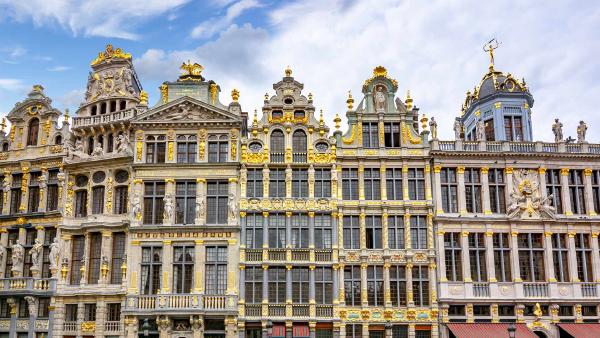 Buildings on Grand-Place Square in Brussels, Belgium (© Vladislav Zolotov/Getty Images Plus)