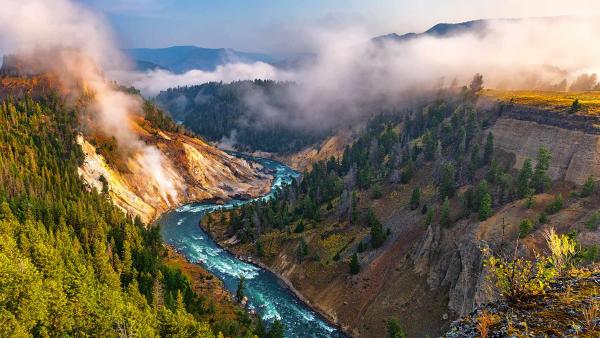 Calcite Springs Overlook and Yellowstone River, Yellowstone National Park, Wyoming (© Rebecca L. Latson/Getty Images) Calcite Springs Overlook and Yellowstone River, Yellowstone National Park, Wyoming (© Rebecca L. Latson/Getty Images)