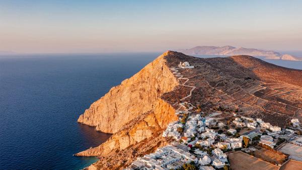 Chora, Folegandros Island, Cyclades, Greece (© Francesco Riccardo Iacomino/Getty