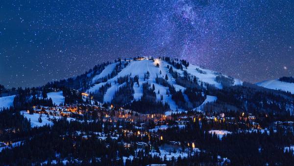 Deer Valley at dusk, Park City, Utah (© Adventure_Photo/Getty Images)