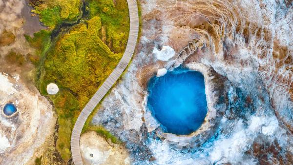 Geothermal blue pool Bláhver at Hveravellir, Iceland (© Juan Maria Coy Vergara/Getty Images)