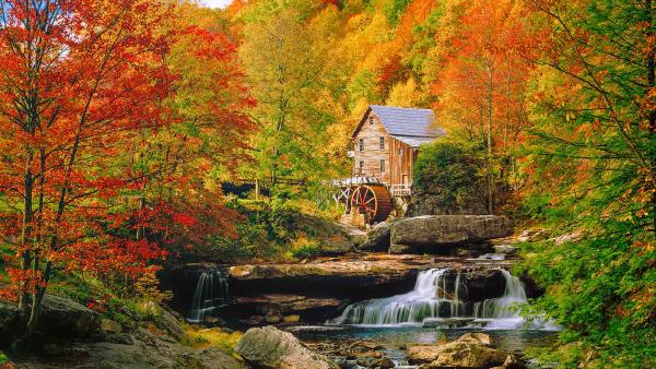 Glade Creek Grist Mill, Babcock State Park, West Virginia (© dszc/Getty Images)