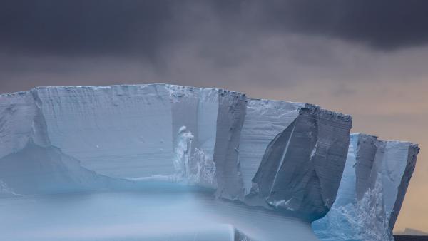 Iceberg in the Ross Sea, Antarctica (© Michel Roggo/Minden Pictures)