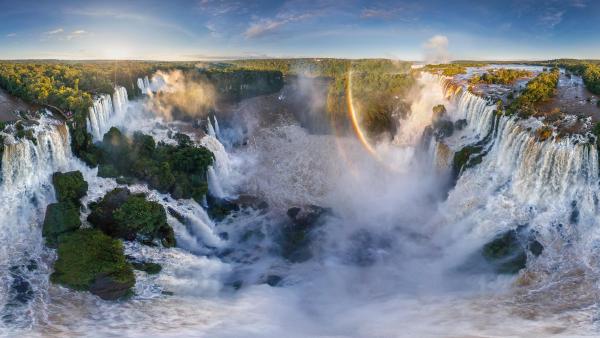 Iguazu Falls at the border of Argentina and Brazil (© AirPano LLC/Amazing Aerial