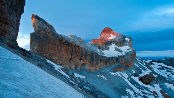 La Brecha de Rolando, Ordesa y Monte Perdido National Park, Spain (© Inaki Relanzon/Nature Picture Library/Alamy)