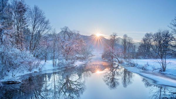 Loisach River at Lake Kochelsee, Bavaria, Germany (© Christian Back/eStock