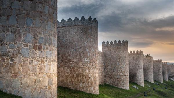 Medieval city walls, Ávila, Spain (© Alberto Loyo/Getty Images)
