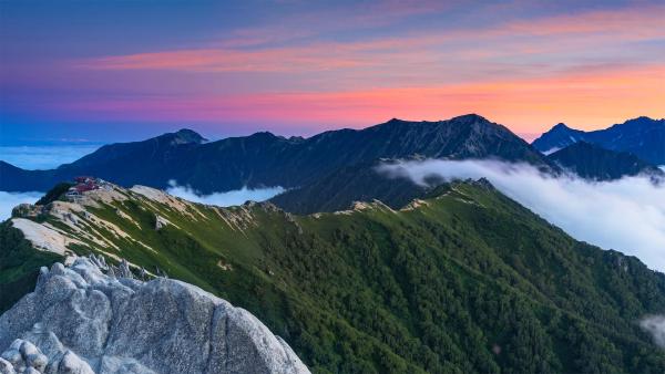 Mount Tsubakuro near Azumino, Nagano, Japan (© Joshua Hawley/Getty Images)