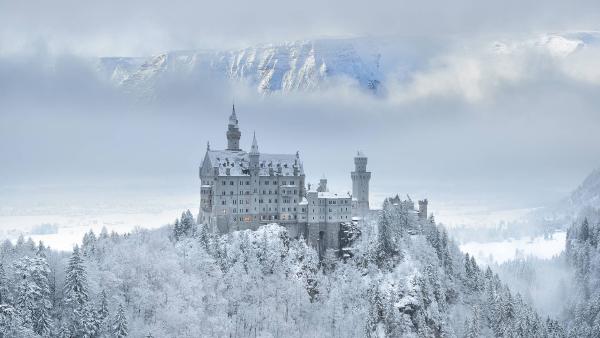 Neuschwanstein Castle, Bavaria, Germany (© www.fredconcha.com @ All Rights Reserved/Getty Images)
