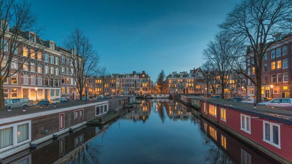 Oud-West, Amsterdam, Netherlands (© George Pachantouris/Getty Images)