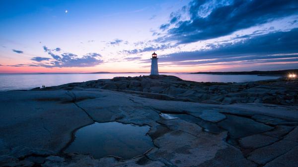 Peggy’s Point Lighthouse, Atlantic Coast, Nova Scotia, Canada (© Prashanth Bala/Shutterstock)