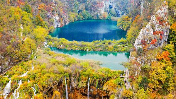 Plitvice Lakes National Park, Croatia (© Jan Wlodarczyk/Alamy)