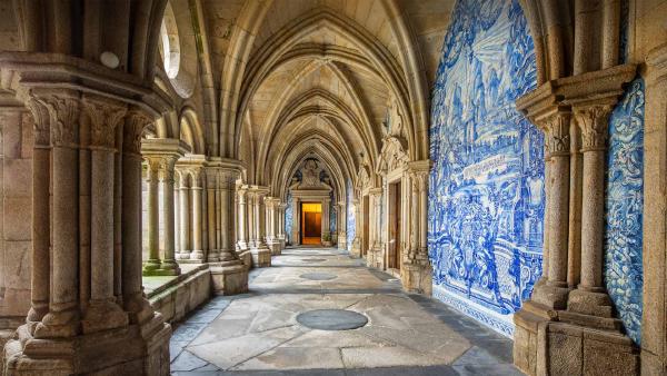 Porto Cathedral, Portugal (© Reinhard Schmid/Huber/eStock Photo)