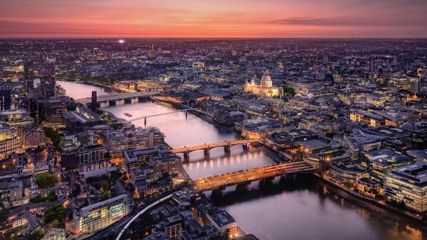 River Thames, London, England (© Puthipong Worasaran/Getty Images)