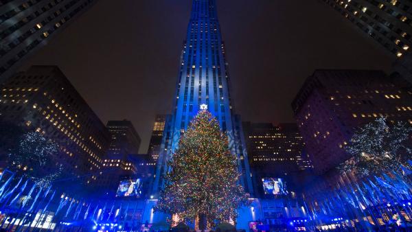 Rockefeller Center Christmas tree, New York City (© Jonathan Orenstein/Getty