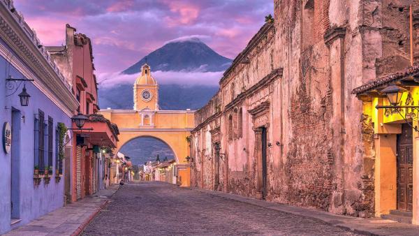 Santa Catalina Arch, Antigua, Guatemala (© Filippo Maria Bianchi/Getty Images)