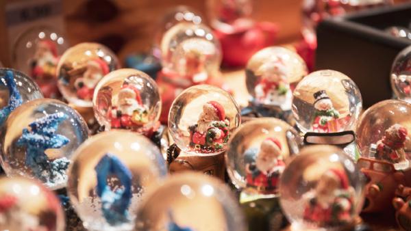 Snow globes at a Christmas market in Heidelberg, Germany (© George Pachantouris/Getty Images)