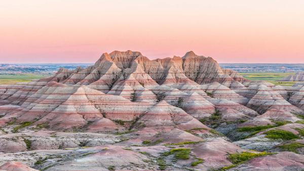 Sunset in Badlands National Park, South Dakota, USA (© Troy Harrison/Getty Images)