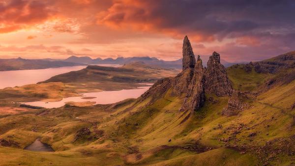 The Storr, a rock outcrop on the Isle of Skye, Scotland (© Juan Maria Coy