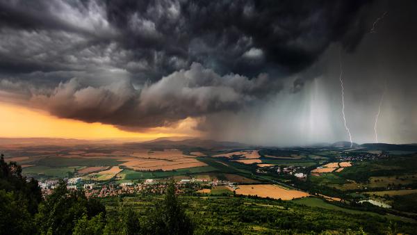 Thunderstorm above the plains, Bulgaria (© Revolu7ion93/Getty Images)