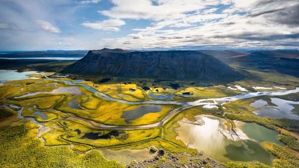 View from Skierffe Mountain over the Rapadalen river delta, Sarek National Park, Laponia, Lapland, Sweden (© Robert Haasmann/Getty Images)